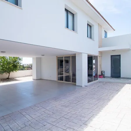 Villa Maestro Meneou