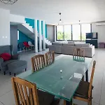 Villa Maestro *